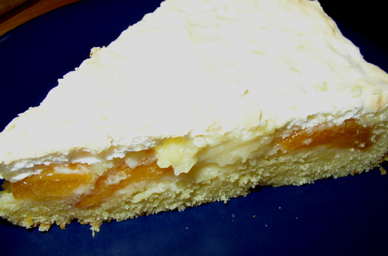 Aprikosen-Baiser-Torte