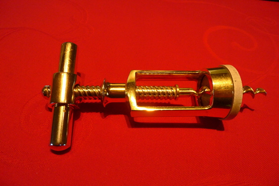 P1050864-goldener Glockenkorkenzieher-560